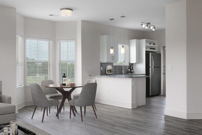 Building Photo - Satori Olathe