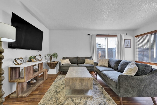 Building Photo - 1005 W Targee St Unit SI ID1547106P