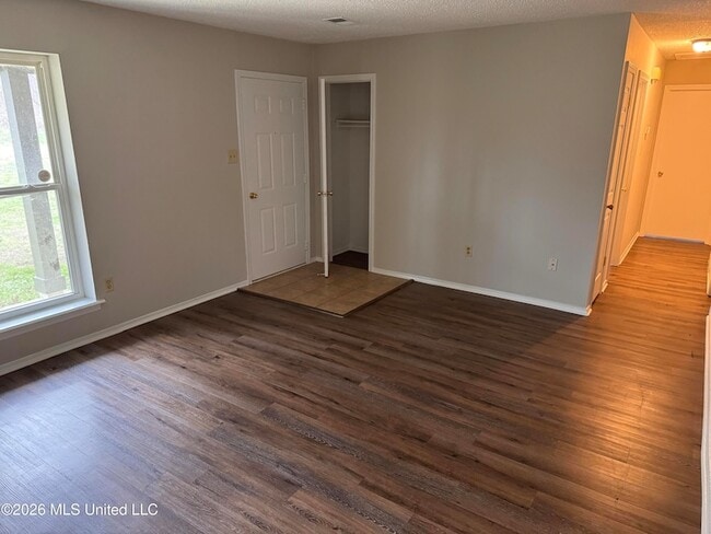 Photo - 5431 Nail Rd