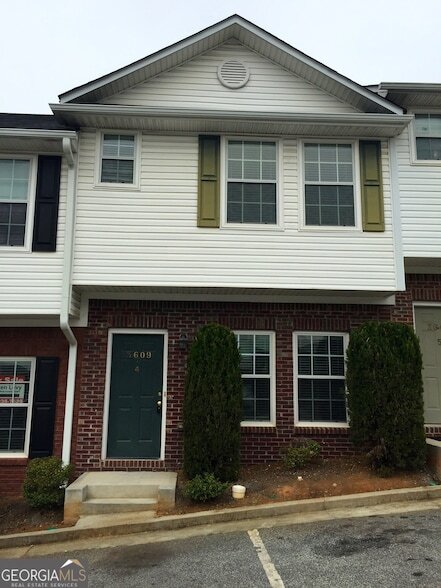 Building Photo - 3609 Ginnis Rd Unit 4