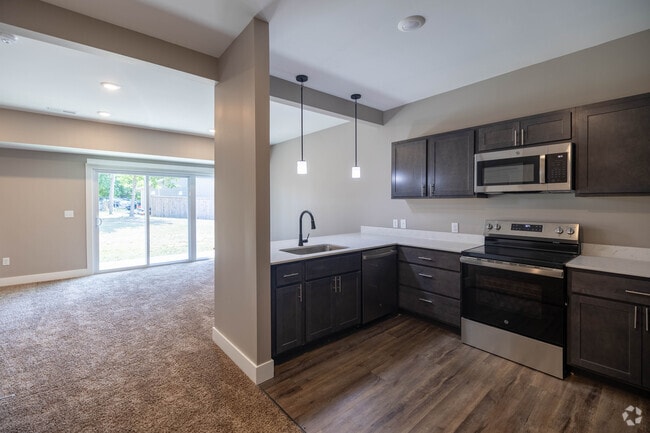 2BR, 2BA - 1700SF - Kitchen - Hopeful Trace Townhomes