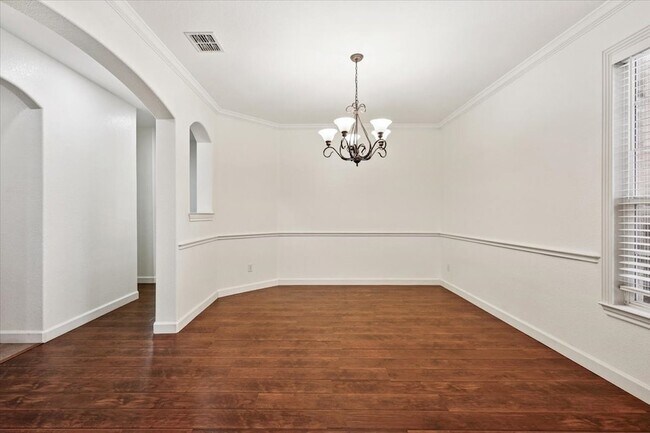 Photo - 607 Tuskegee Dr