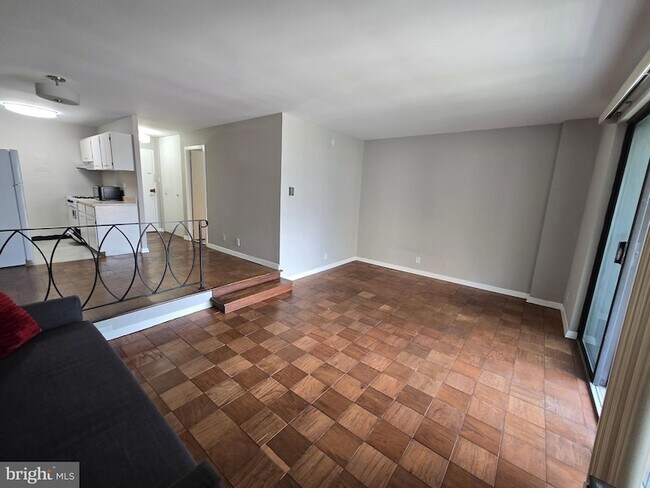 Photo - 2201 L St NW Unit 817