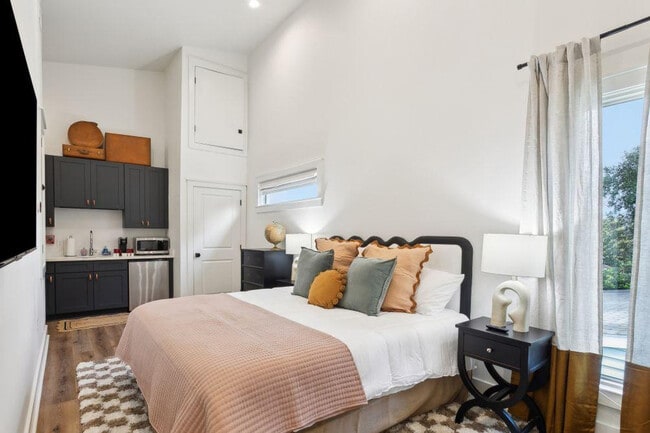 Building Photo - 1738 N Rampart St Unit ID1369014P