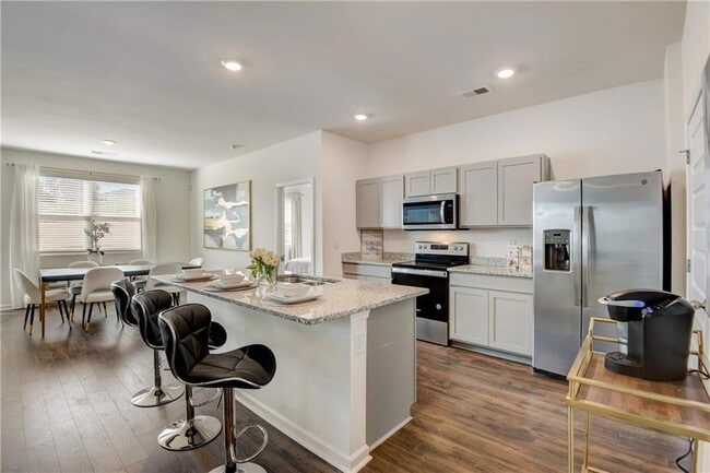 Photo - 257 Bur Oak Bend