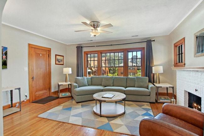 Photo - 915 W Pacific Ave Unit ID1265537P