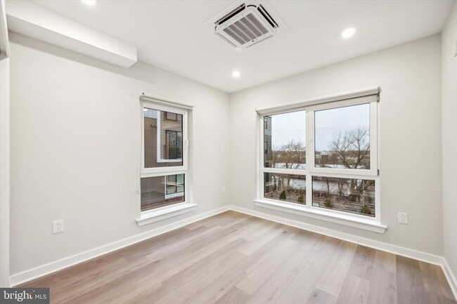 Photo - 3449 Scotts Ln Unit B210