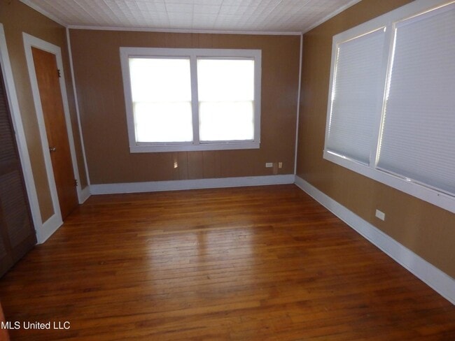 Photo - 463 Monticello St SE