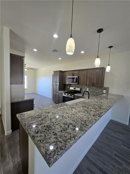 Photo - 2561 N Ridge Ave