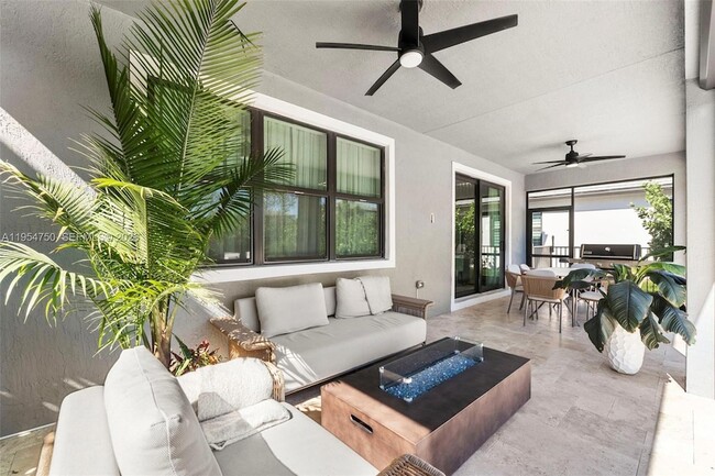 Photo - 4642 Pinehurst Trl W