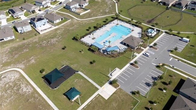 Photo - 687 Griffon Ave