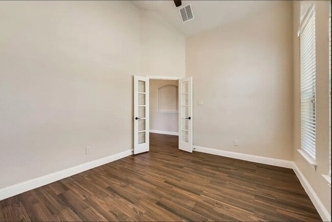 Photo - 2216 Grant Pk Wy