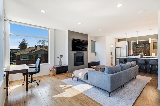 Photo - 2323 W Crockett St Unit SI ID1471260P