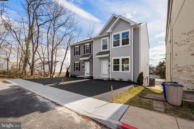 Building Photo - 444 Carrolton Ave