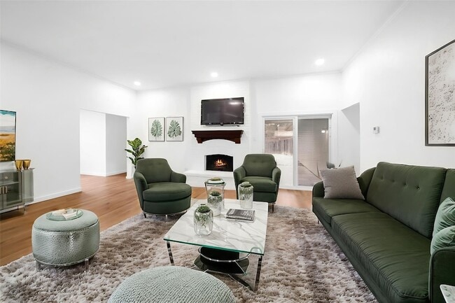 Photo - 1637 Stroud Ln