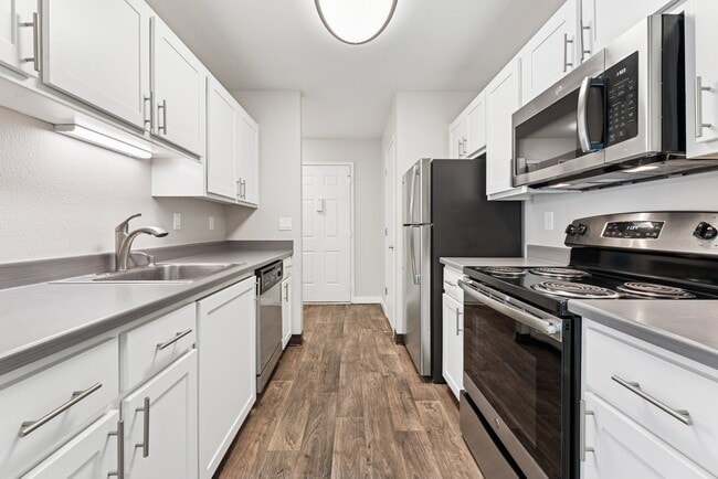 Building Photo - Clermont