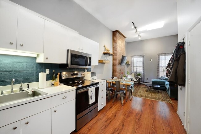 Photo - 203 Madison St