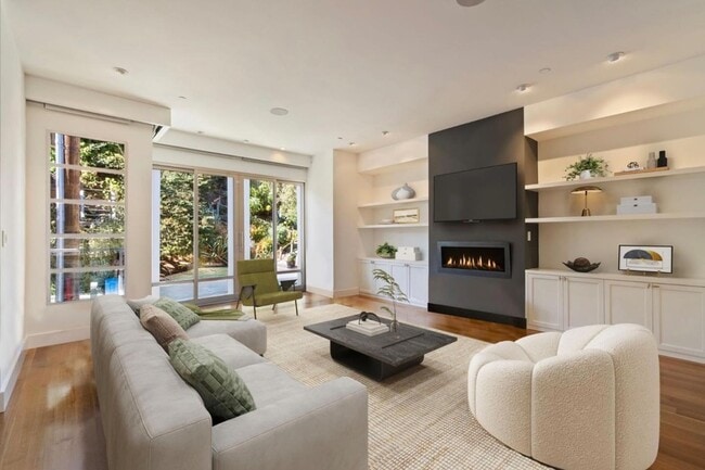 Photo - 525 28th St
