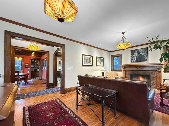 Photo - 410 Wellington Ave Unit ID1380472P