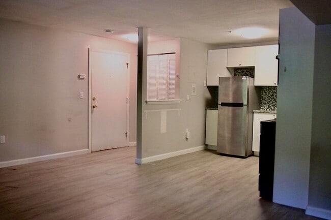 Photo - 10 Williamsburg Ct Unit 3