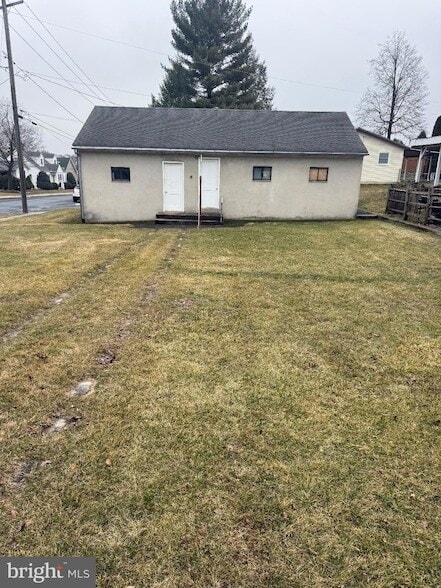 Photo - 100 S Park St