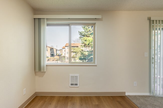 Photo - Spanish Hills Apartments