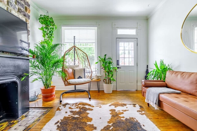 Building Photo - 256 W Poplar Ave Unit ID1265636P