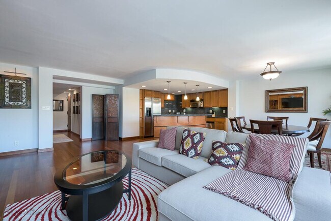 Photo - 2405 I St NW Unit SI ID1587673P