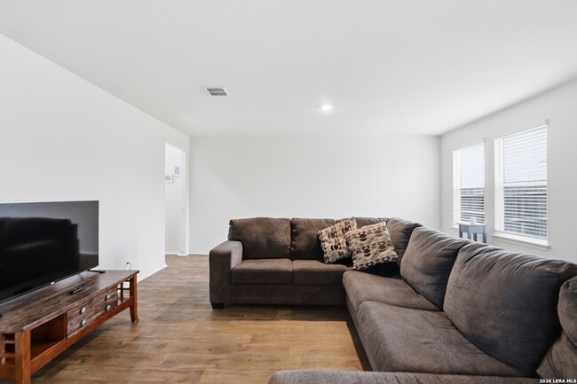 Photo - 6451 Legato Curv