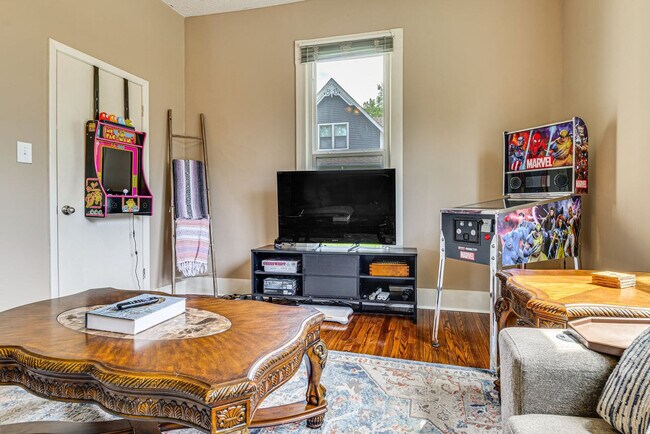Photo - 1448 Maple Ave Unit SI ID1537771P