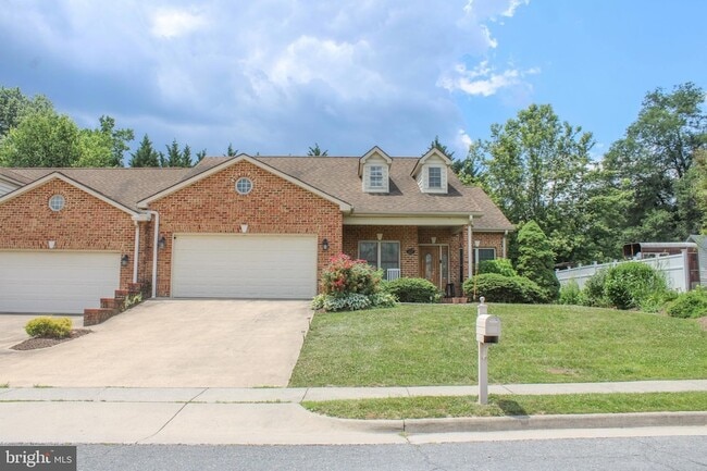 Photo - 227 Donna Dr