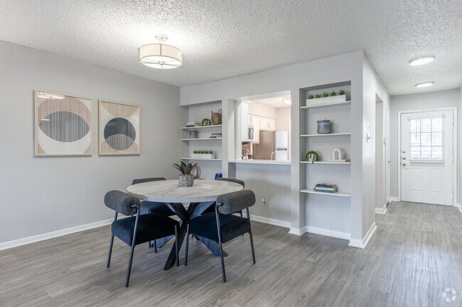 2BR, 2BA - 1,335SF - Dining Room - Las Colinas Heights