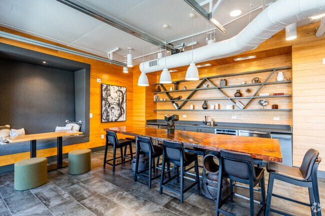 P2 lounge - Brightleaf on Main