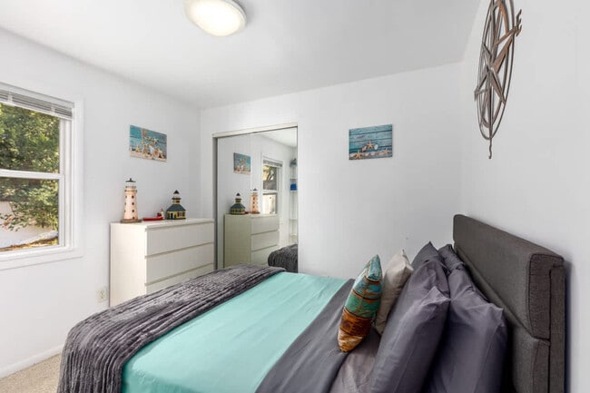 Photo - 8685 Je-NE-Be Dr NE Unit ID1364137P