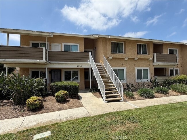 Building Photo - 3732 Oak Creek Dr Unit E