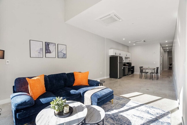 Photo - 205 W 4th St Unit SI ID1465694P