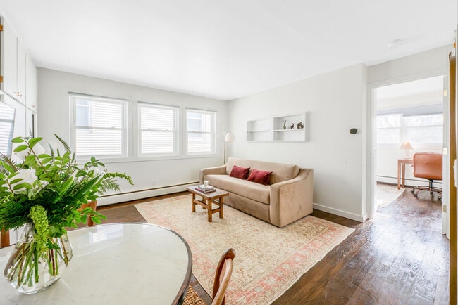 Building Photo - 120 S Fairchild St Unit SI ID1468342P