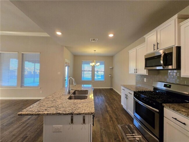 Photo - 440 Lakeshore Village E