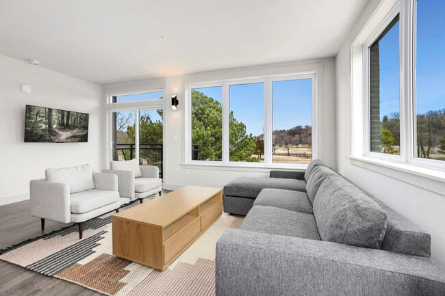 Building Photo - 10 Riordan Rd Unit ID1221880P