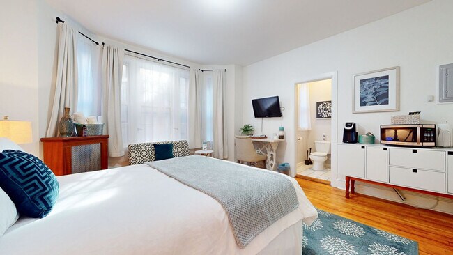 Photo - 1253 Beacon St Unit SI FL1-ID1237986P