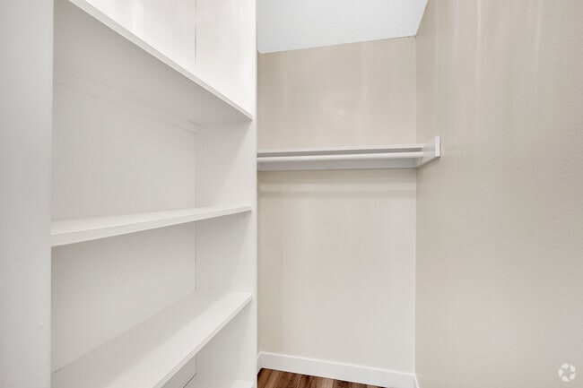 2 BR, 2 BA - 1044 SF - VIVA Apartment Homes