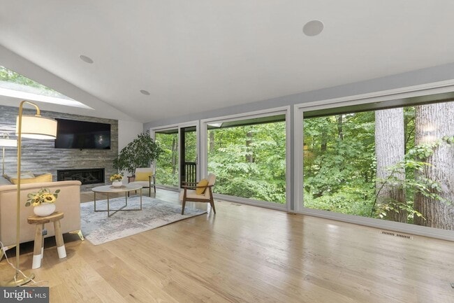 Photo - 5517 Mohican Rd