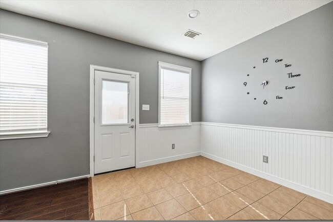 Photo - 14307 Mirkwood Ln