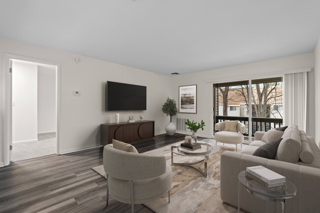 Building Photo - Foxrun Apartments