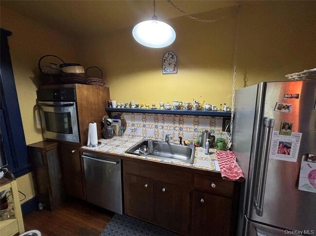 Photo - 123 Plains Rd