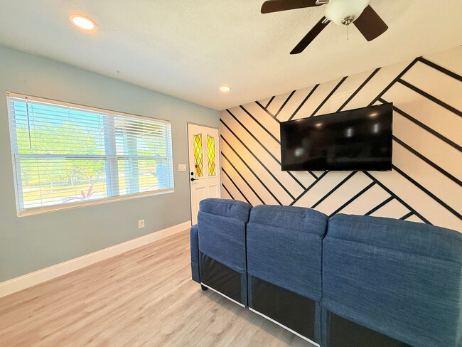 Photo - 3120 Drake Dr Unit SI FL1-ID1258738P