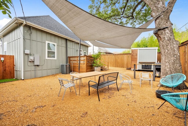 Photo - 921 E Hattie St Unit ID1301587P