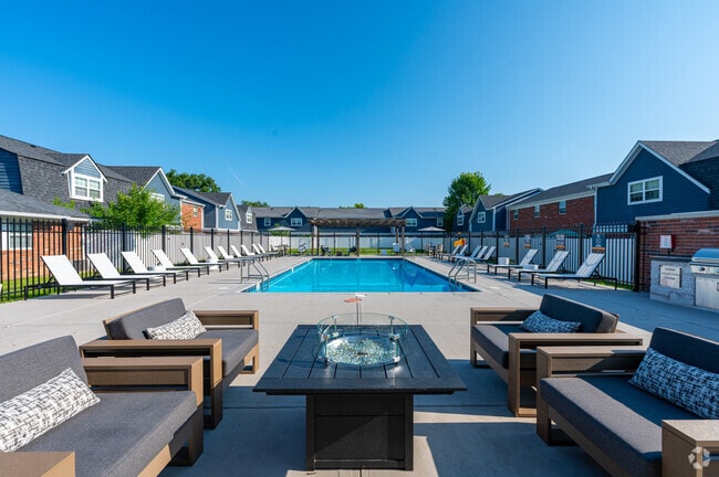 Building Photo - The Rail at 1380