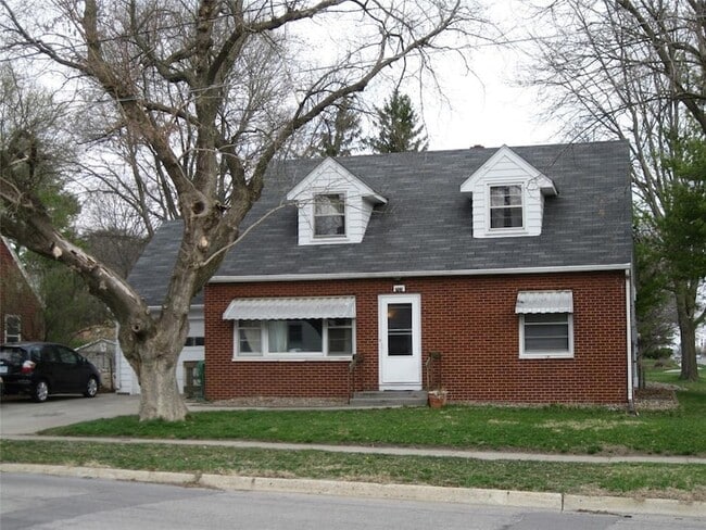 Building Photo - 703 16th St