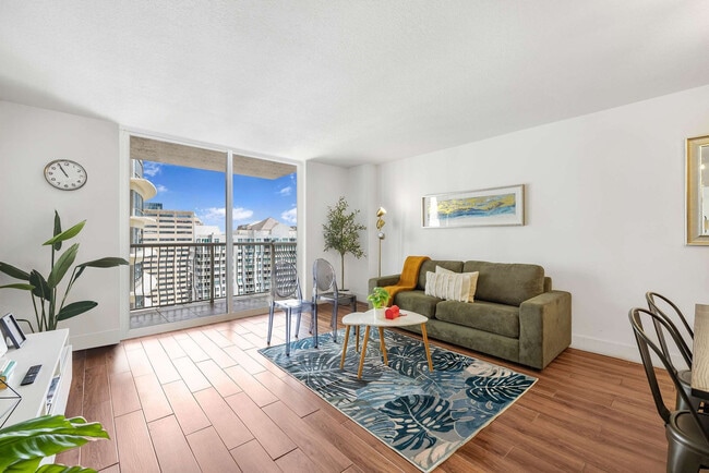 Building Photo - 1 SE 12th St Unit FL35-ID1022195P